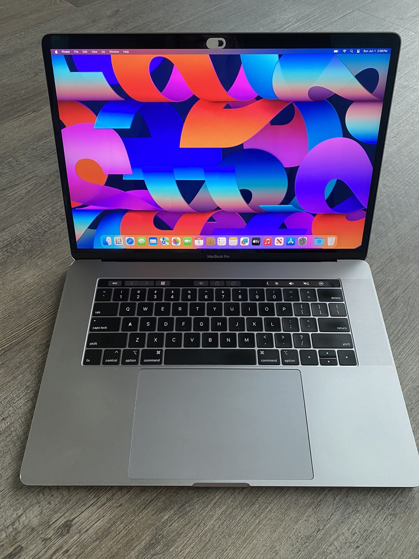 15” MacBook Pro TOUCHBAR Laptop Computer Notebook