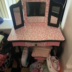 Little Girls Vanity 