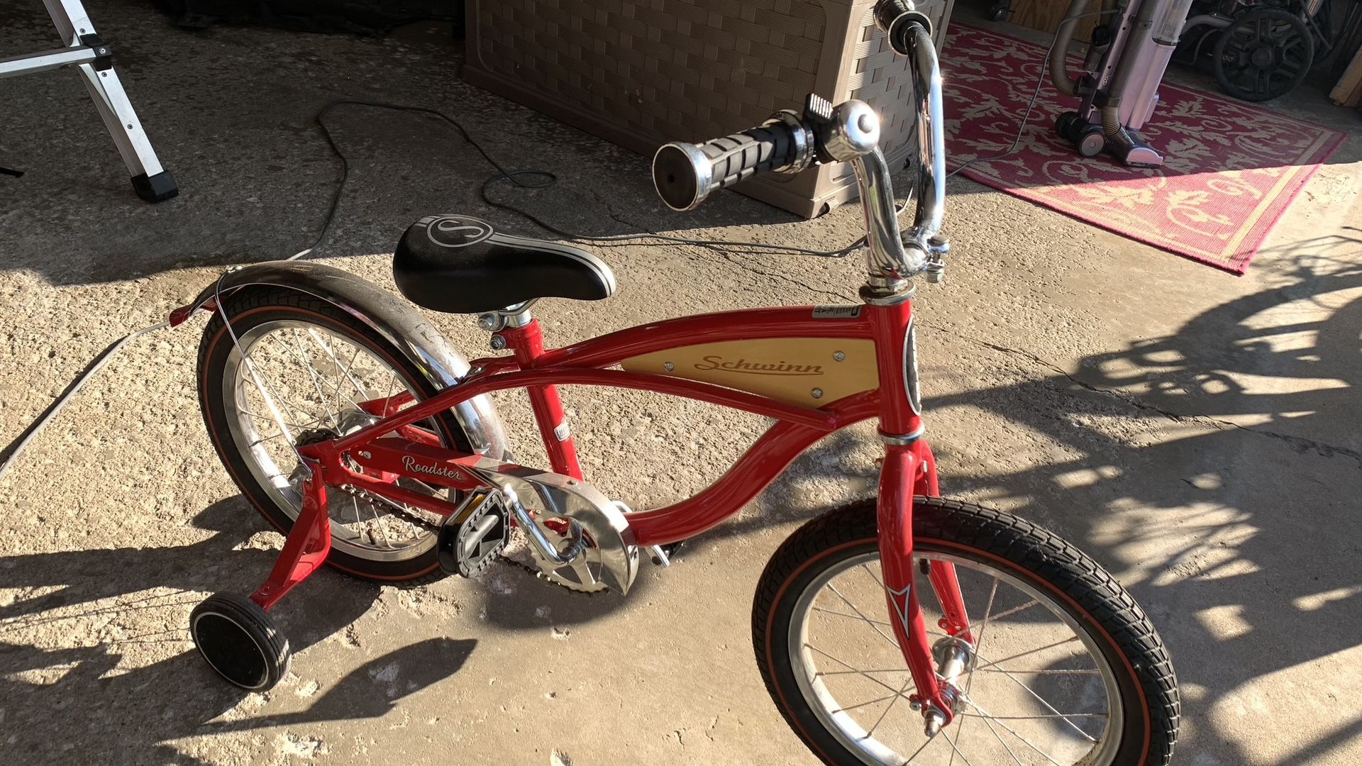 Schwinn roadster top bike 16