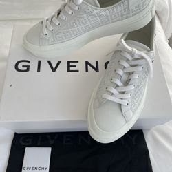 NEW  AUTHENTIC WOMEN’S GIVENCHY CITY SNEAKERS