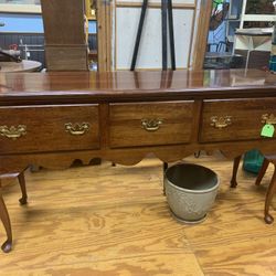 Beautiful Queen Anne Style Buffet 