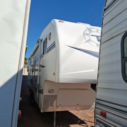 5th Wheel LOFT Camper New AC 