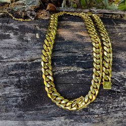 14k gold plated 18mm Cuban link chain and bracelet