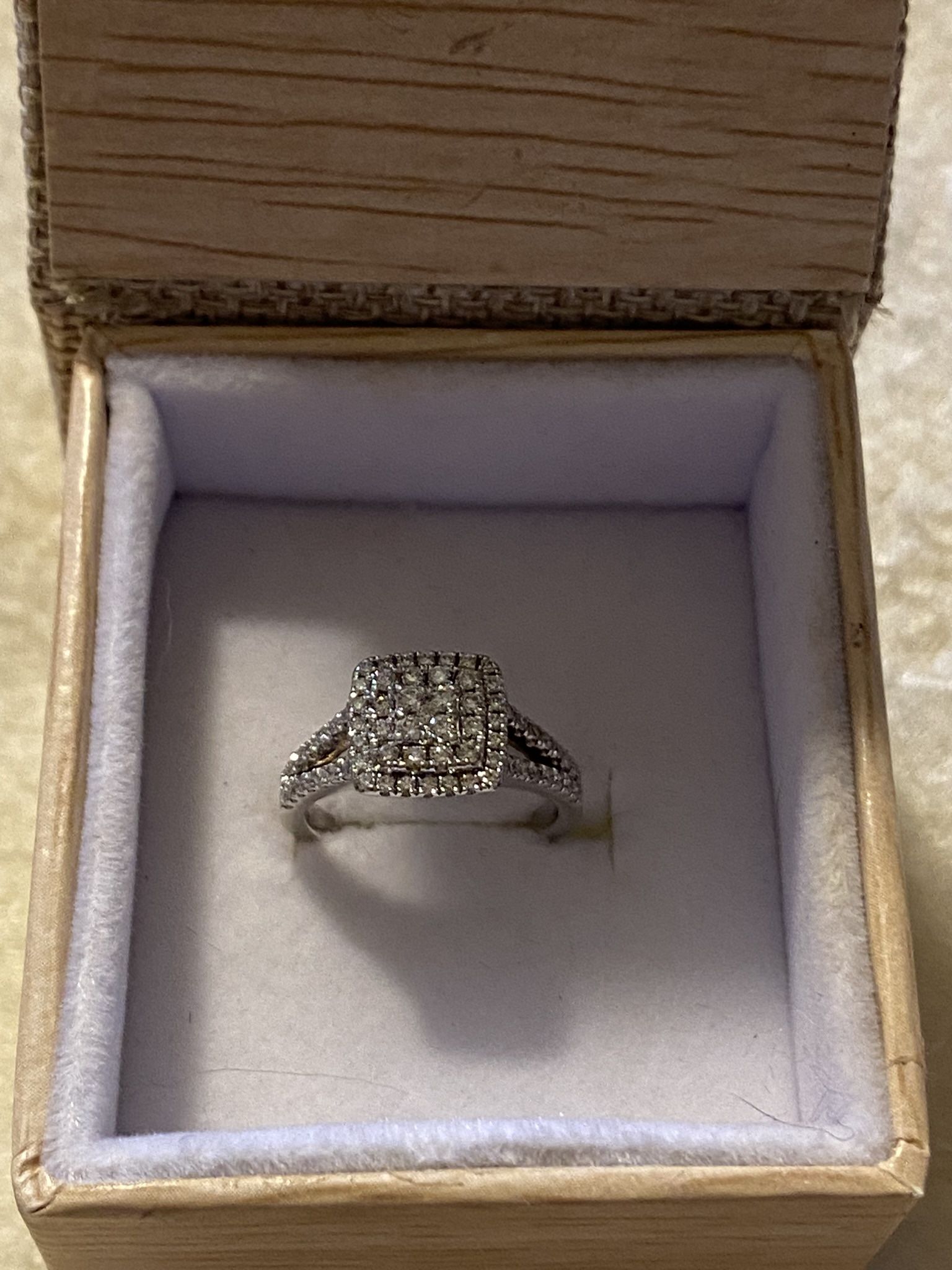 14kt White Gold Diamond Ring Size 4.5