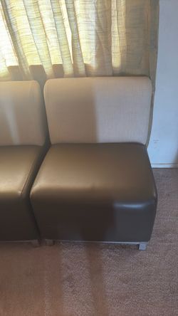 4 med size chairs with a  table