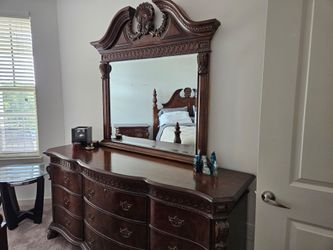 Elegant 6-Piece Traditional Wood Bedroom Set – Bed, Dresser, Mirror, 2 Nightstands, Armoire