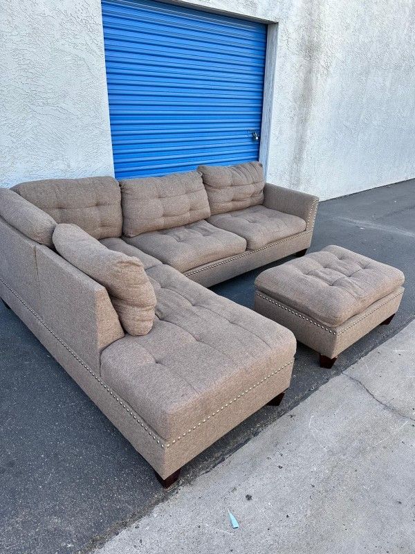 Modern Sectional Couch With Ottoman, π Very Nice