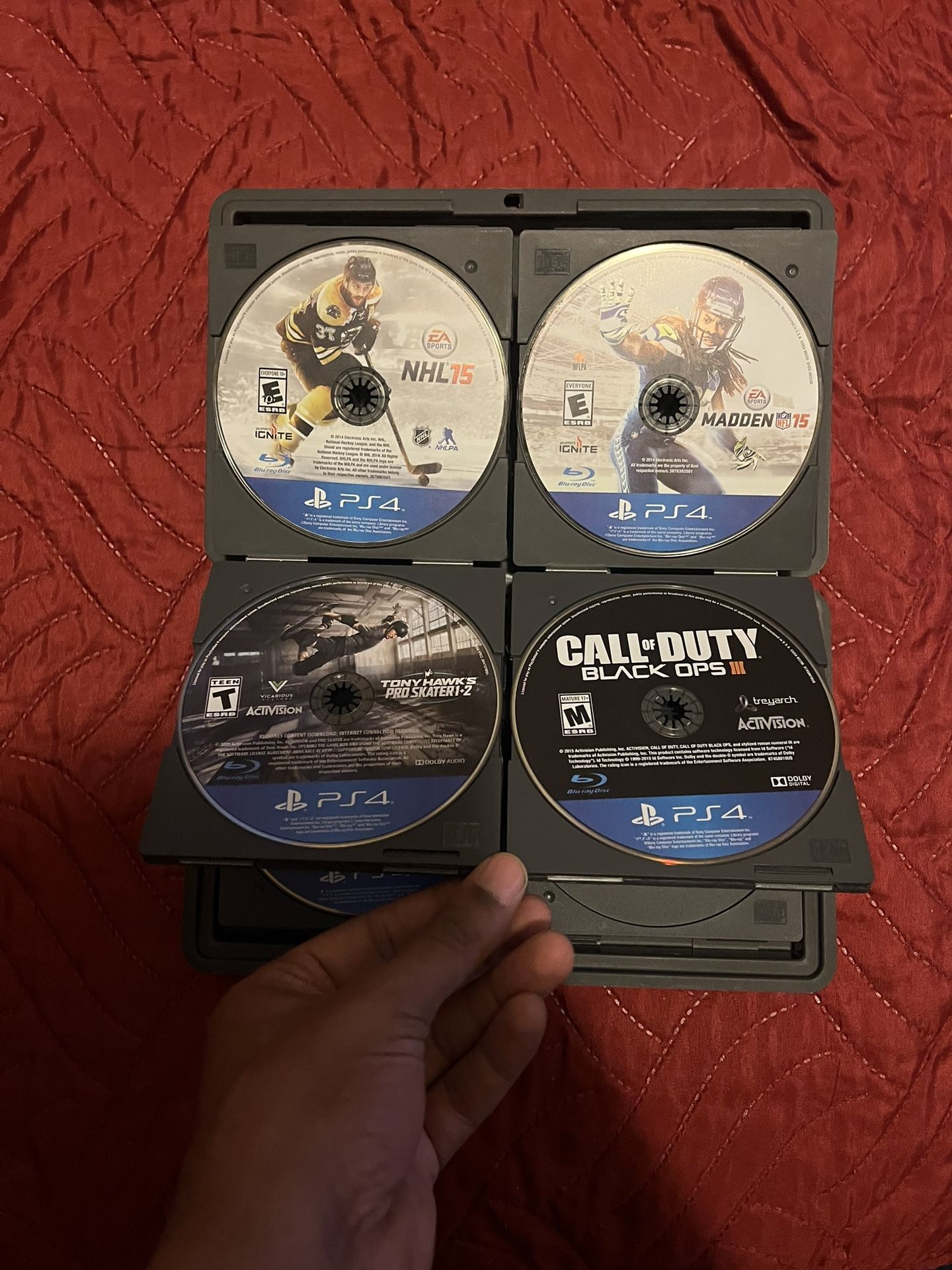 PS4 Game Binder (8 Games)
