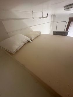 Queen size memory foam mattress with 2 pillows