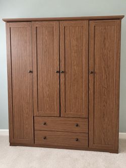 4-Door Wardrobe with 2 Drawers