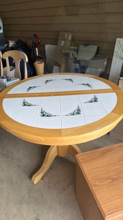 Kitchen table and four chairs