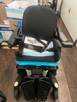 Electric Wheelchair Quickie 700M