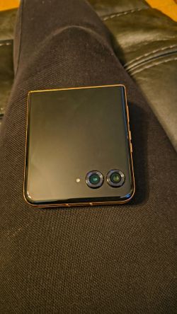 Motorola razr Plus