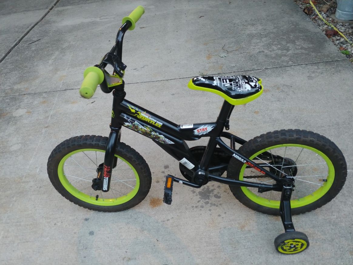 BOYS BIKE