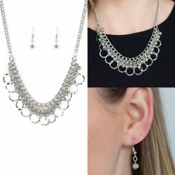 Ring Leader Radiance - Silver Necklace and Earring Set