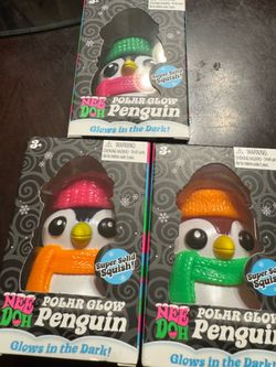 Authentic set of theee Needoh penguins