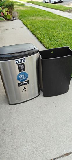 Stainless steel trash bin.. only manual open Lid