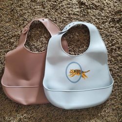 2 pack Silicone Bibs