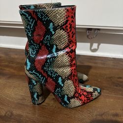 Cape Robin Heels Size 8 Women 