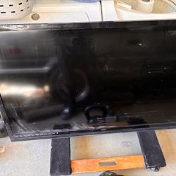 Visio 55” TV  with Wall Mount, Remote And Power Cord 