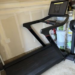 Peloton treadmill 