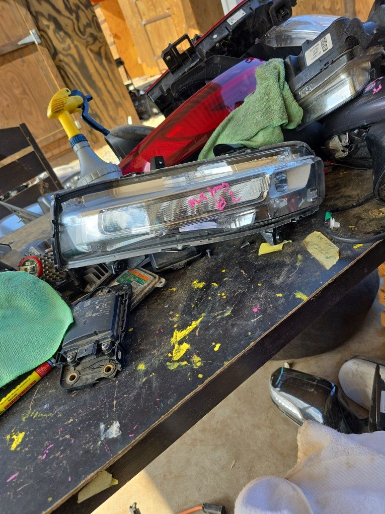 2018 -2022 Ford Mustang Left Driver Side Fog Light Park Light Lamp OEM
