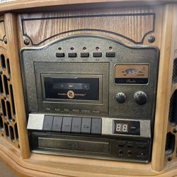 Vintage Style Record Player + Radio + Cassette
