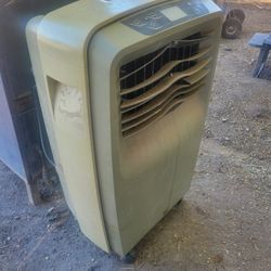Portable swamp cooler