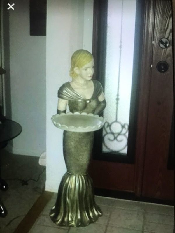 Bombay company Nicolette serving tray statue for Sale in Modesto, CA