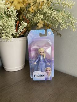 Disnep Frozen Elsa Small Figure
