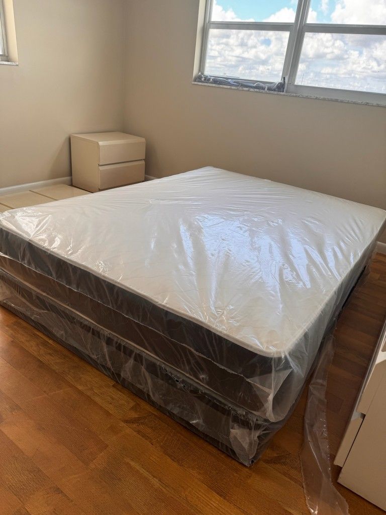 NEW QUEEN REGULAR  MATTRESS AND BOX SPR+ING-2pcs