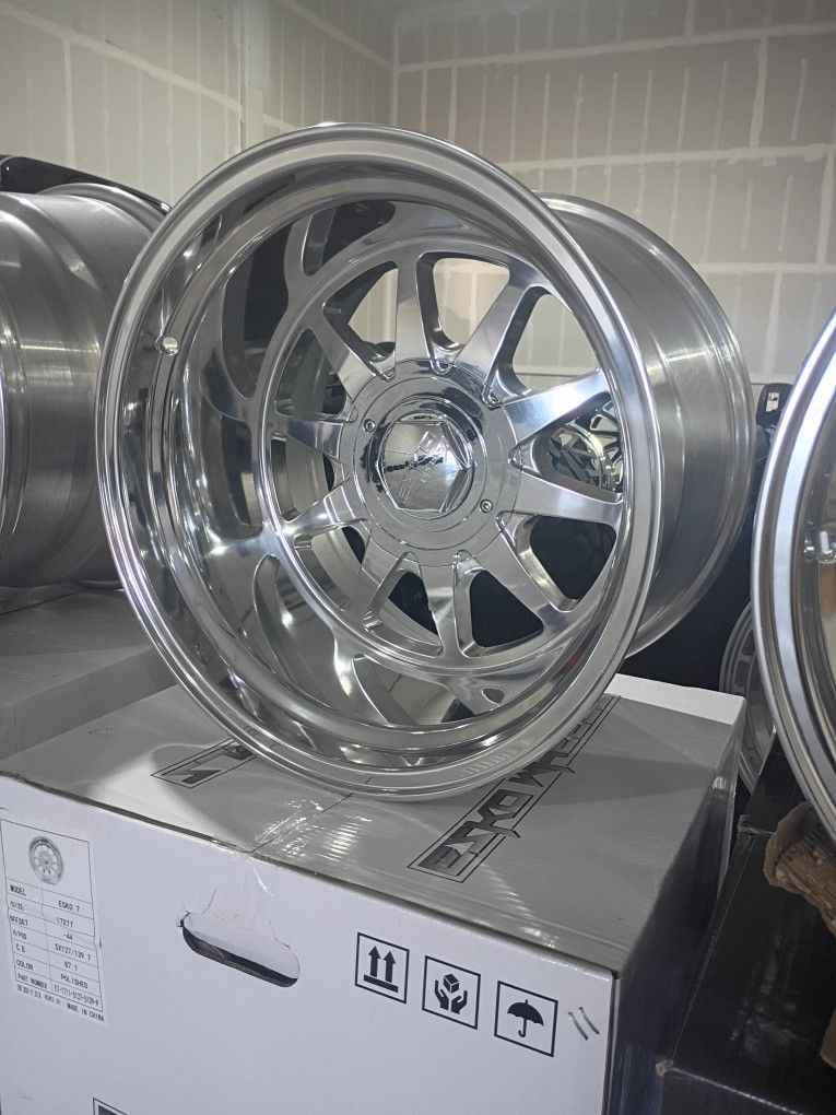 17x11 Esko 5x127 Or 6x139 New