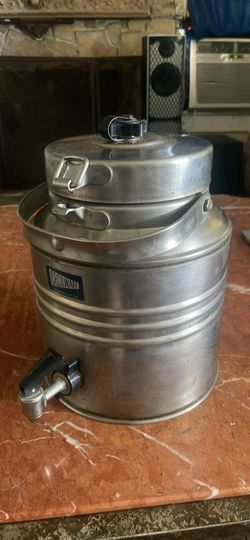 Hot or cold beverage dispenser