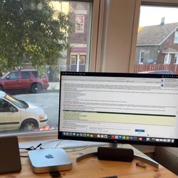 ALL-IN-ONE Mac Mini M2 & LG 27-inch Monitor (w/ Keyboard and mouse)