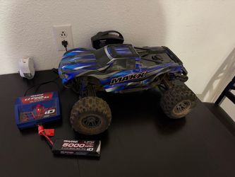 Traxxas Maxx RC Monster Truck with Charger and Battery