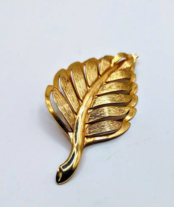 Gold Lead Brooch/Clip On/Pin/ Pendant 