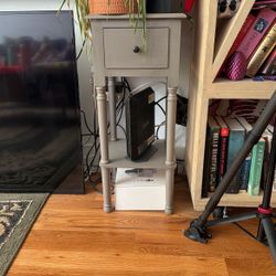 2 Side Tables