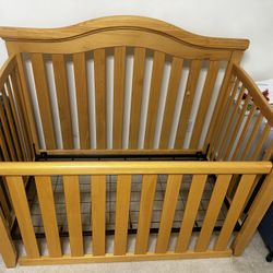 $40 First Hand Crib - No Pet No Smoking 