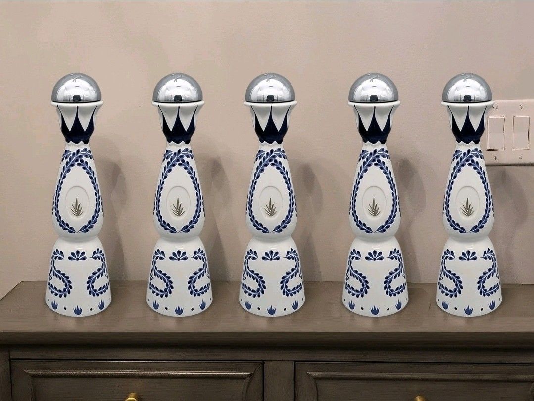 5 EMPTY Collectors Bottles Clase Azul Reposado