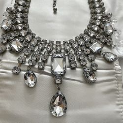 Chico’s Statement Elegant Adjustable Length Necklace In Protective Case