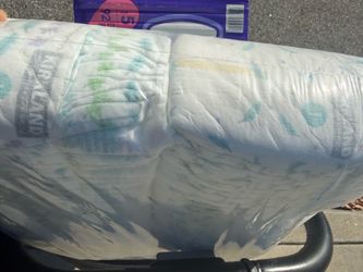 Kirkland Signature Baby Diapers Size 1