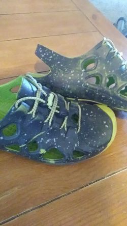 KEEN sandals 6 (fits size men's 7 8)