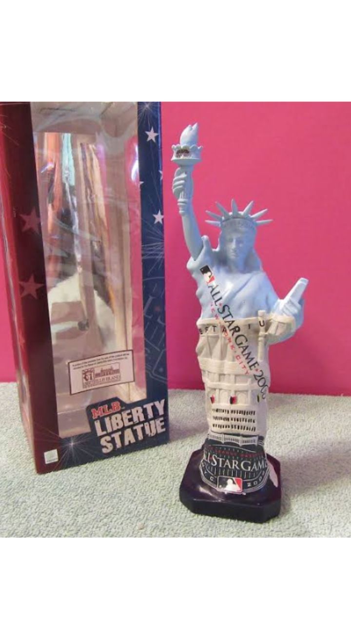 2008 MLB Statue Of Liberty