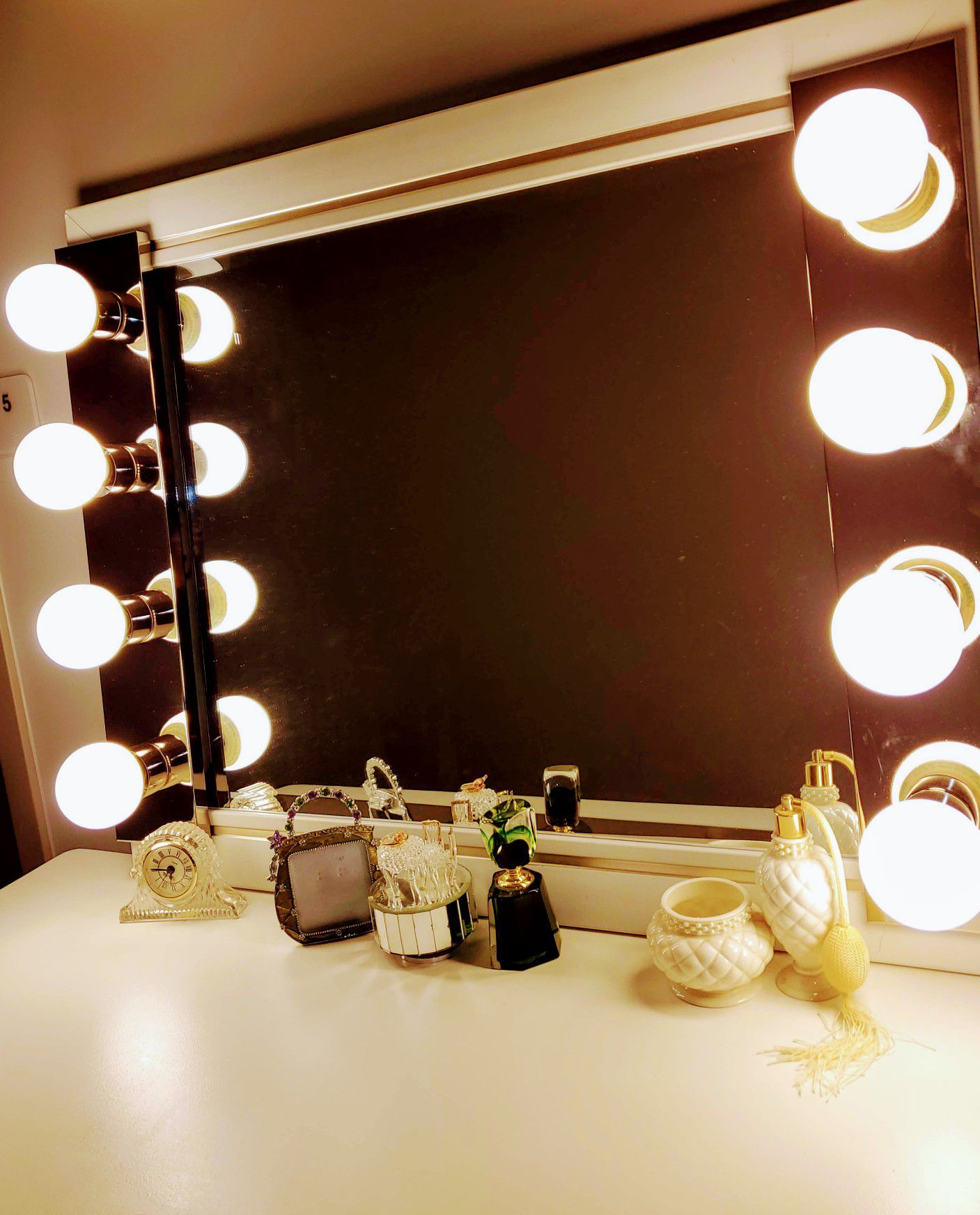 Professional Makeup Vanity Mirror - Hollywood LED Bedroom Vanity Mirror @@@# FREE DELIVERY $150