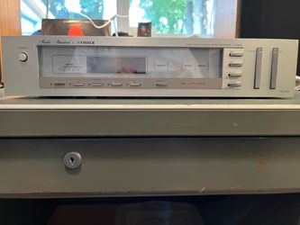 Fisher FM-660 Stereo Tuner