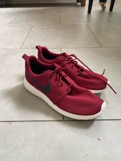 NEW Nike Roshe One Team Red Burgundy Men’s Shoes(Size 8)