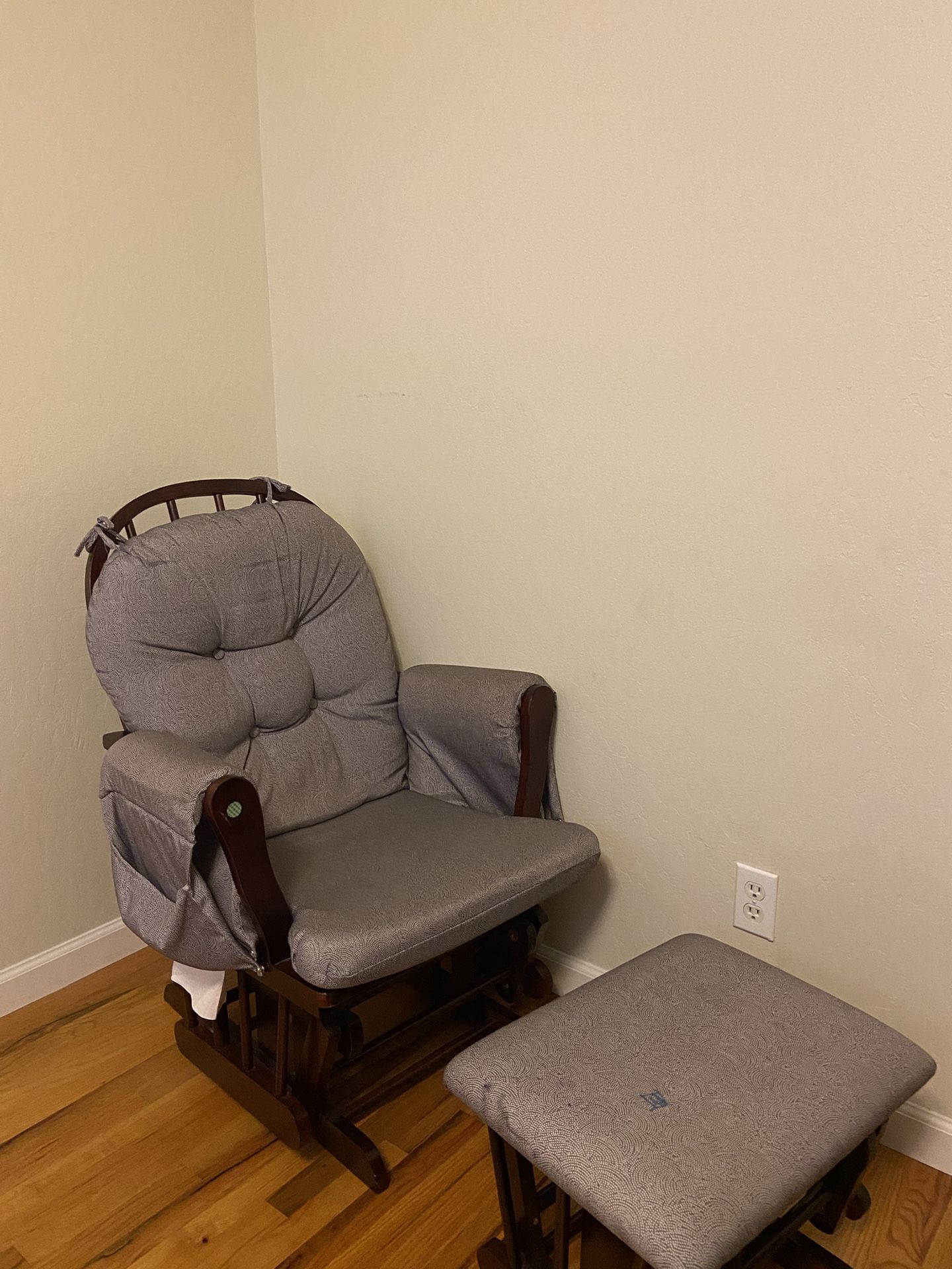 Glider & Ottoman