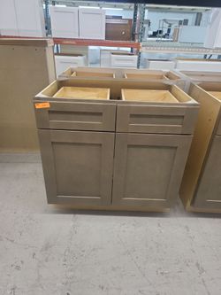 Kitchen Cabinets bases 36"