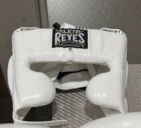 Cleto Reyes Professional headgear