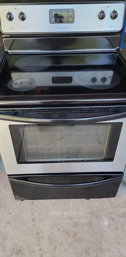 Nice Black And Stainless Glass Top Electric Stove